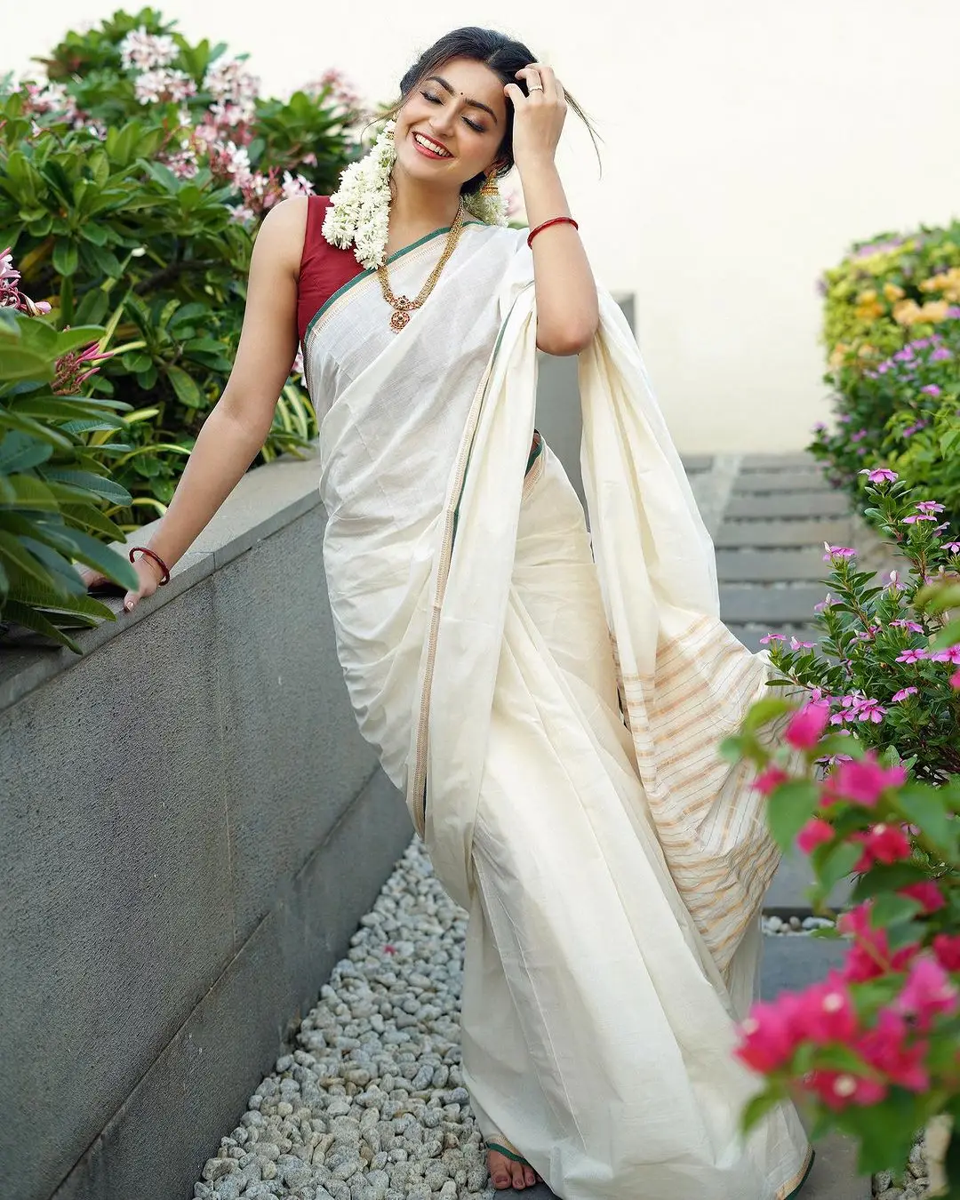 Tollywood Actress Avantika Mishra in Sleeveless White Saree